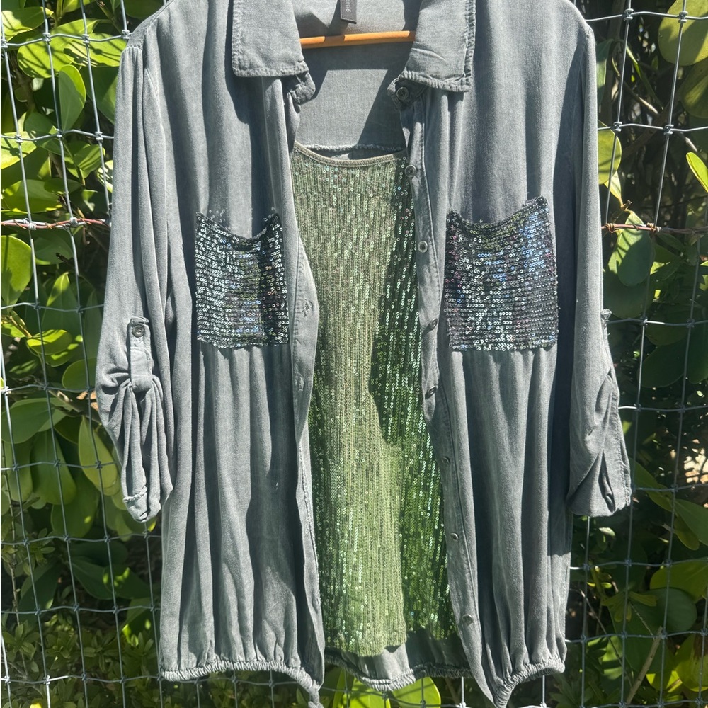 Gray Button Down Shirt With Sequin Pockets - image 4
